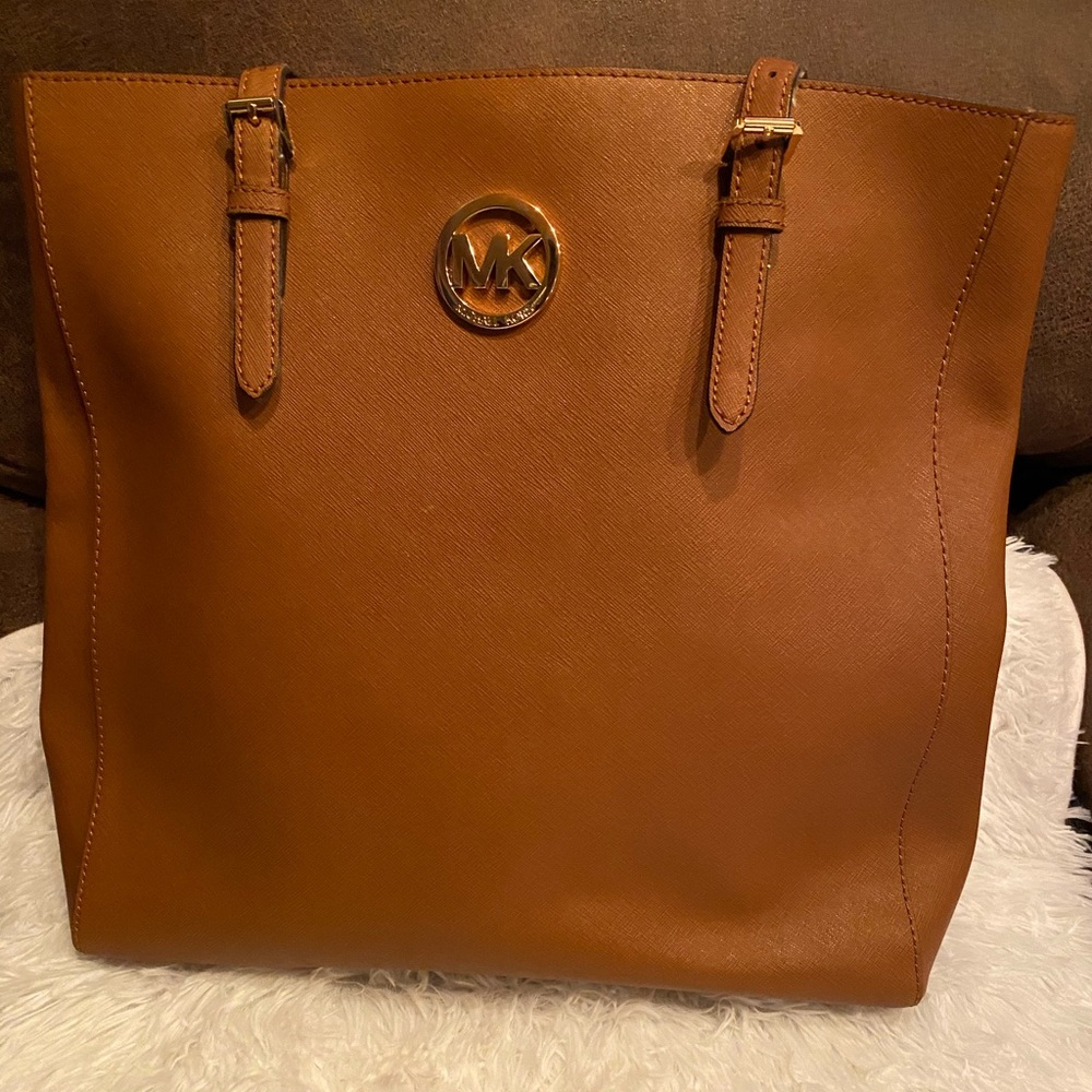 Michael Kors Leather Handbag!